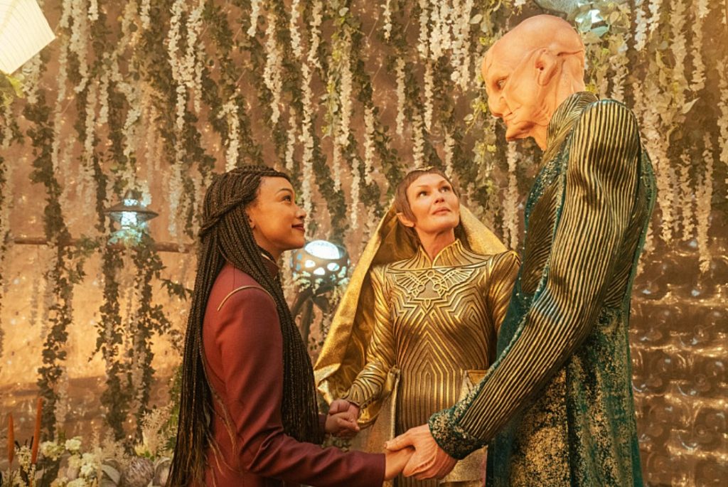 Sonequa Martin Green as Burnham, Tara Rosling as President T'Rina and Doug Jones as Saru in Star Trek: Discovery series finale