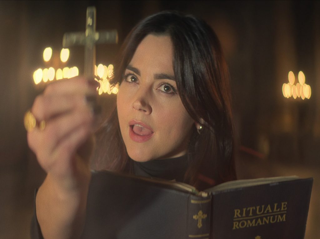 The Sandman. Jenna Coleman as Johanna Constantine in episode 103 of The Sandman. Cr. Courtesy of Netflix © 2022